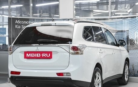 Mitsubishi Outlander III рестайлинг 3, 2013 год, 1 249 000 рублей, 3 фотография