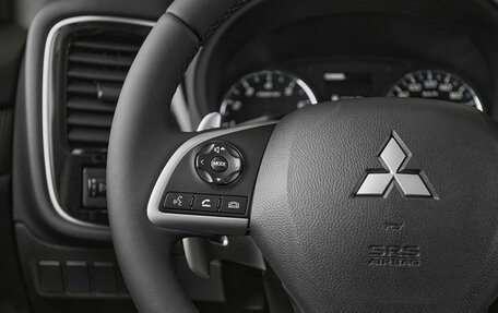 Mitsubishi Outlander III рестайлинг 3, 2013 год, 1 249 000 рублей, 8 фотография