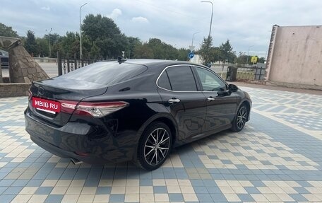 Toyota Camry, 2019 год, 2 100 000 рублей, 3 фотография