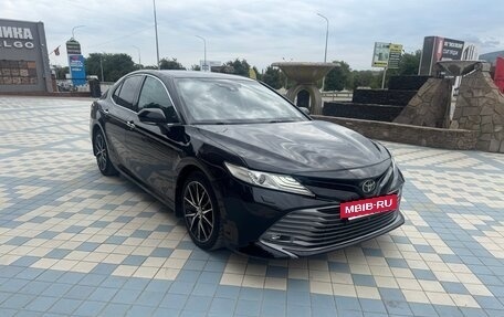 Toyota Camry, 2019 год, 2 100 000 рублей, 2 фотография