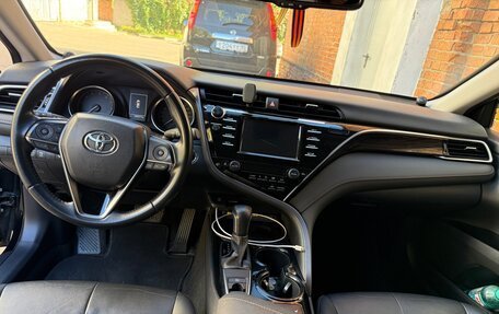 Toyota Camry, 2020 год, 2 930 000 рублей, 4 фотография