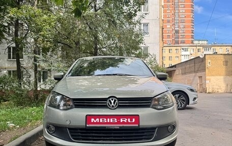 Volkswagen Polo VI (EU Market), 2013 год, 880 000 рублей, 1 фотография