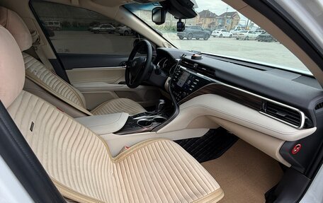 Toyota Camry, 2019 год, 2 900 000 рублей, 8 фотография