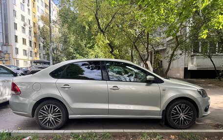 Volkswagen Polo VI (EU Market), 2013 год, 880 000 рублей, 2 фотография