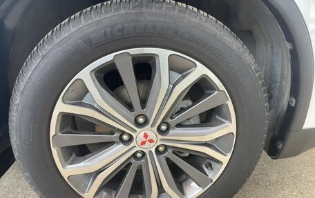 Mitsubishi Outlander III рестайлинг 3, 2013 год, 1 500 000 рублей, 8 фотография