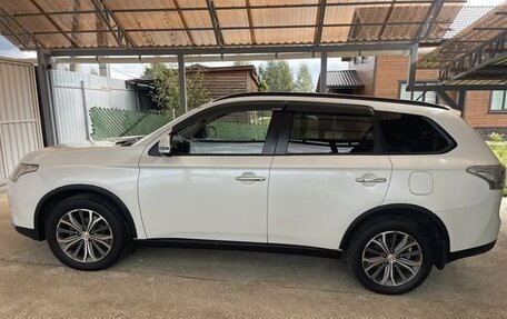 Mitsubishi Outlander III рестайлинг 3, 2013 год, 1 500 000 рублей, 4 фотография