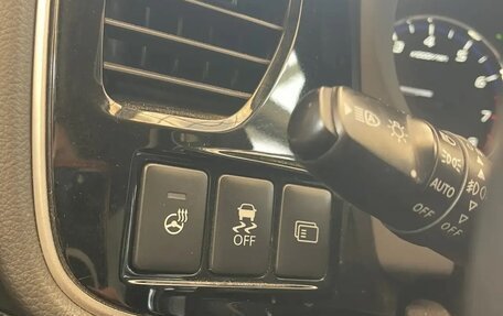 Mitsubishi Outlander III рестайлинг 3, 2013 год, 1 500 000 рублей, 14 фотография