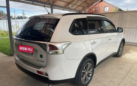 Mitsubishi Outlander III рестайлинг 3, 2013 год, 1 500 000 рублей, 2 фотография