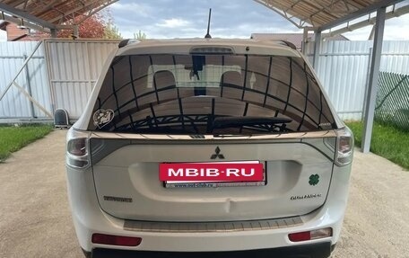 Mitsubishi Outlander III рестайлинг 3, 2013 год, 1 500 000 рублей, 7 фотография