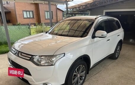 Mitsubishi Outlander III рестайлинг 3, 2013 год, 1 500 000 рублей, 5 фотография