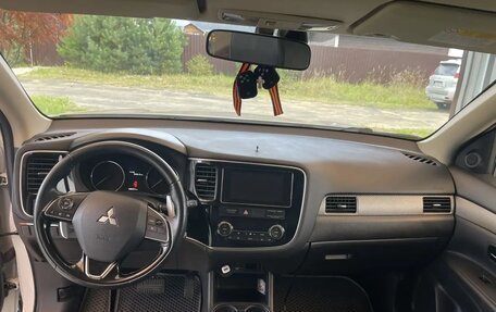 Mitsubishi Outlander III рестайлинг 3, 2013 год, 1 500 000 рублей, 18 фотография