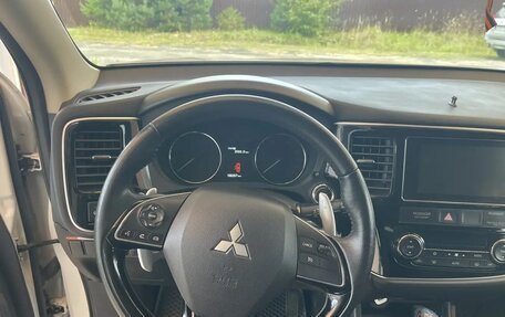 Mitsubishi Outlander III рестайлинг 3, 2013 год, 1 500 000 рублей, 22 фотография