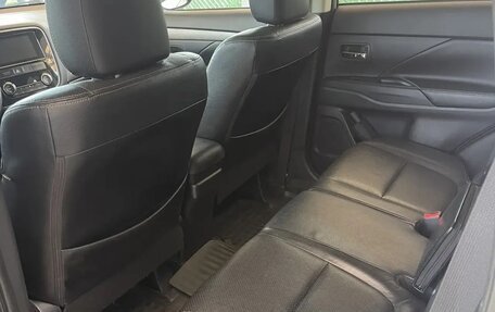 Mitsubishi Outlander III рестайлинг 3, 2013 год, 1 500 000 рублей, 19 фотография