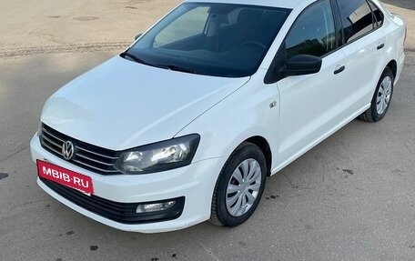 Volkswagen Polo VI (EU Market), 2016 год, 860 000 рублей, 2 фотография