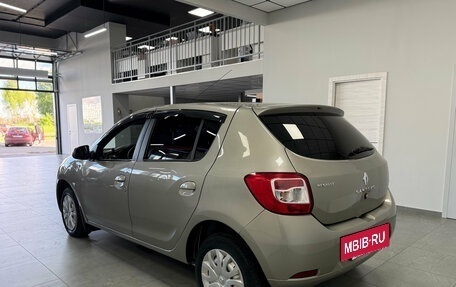 Renault Sandero II рестайлинг, 2015 год, 720 000 рублей, 5 фотография