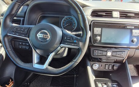 Nissan Leaf II, 2019 год, 2 200 000 рублей, 6 фотография