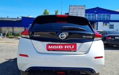 Nissan Leaf II, 2019 год, 2 200 000 рублей, 11 фотография