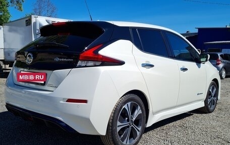 Nissan Leaf II, 2019 год, 2 200 000 рублей, 10 фотография