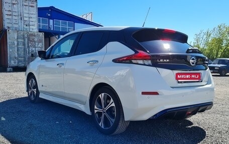 Nissan Leaf II, 2019 год, 2 200 000 рублей, 12 фотография
