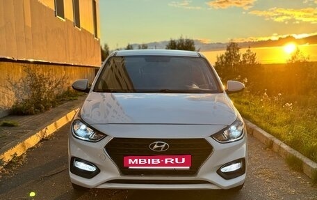 Hyundai Solaris II рестайлинг, 2017 год, 699 000 рублей, 2 фотография