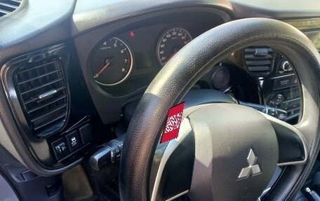 Mitsubishi Outlander III рестайлинг 3, 2012 год, 1 200 000 рублей, 5 фотография