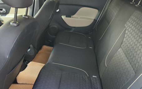 Renault Logan II, 2016 год, 699 000 рублей, 18 фотография