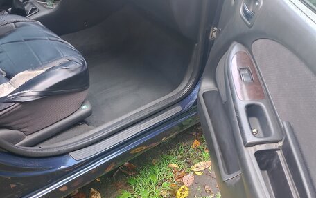 Toyota Avensis III рестайлинг, 2001 год, 350 000 рублей, 9 фотография