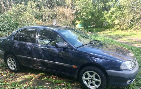 Toyota Avensis III рестайлинг, 2001 год, 350 000 рублей, 24 фотография