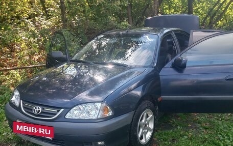 Toyota Avensis III рестайлинг, 2001 год, 350 000 рублей, 28 фотография