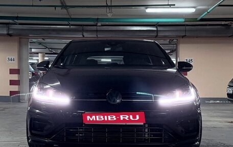 Volkswagen Golf R VII, 2019 год, 4 300 000 рублей, 1 фотография