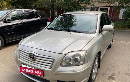 Toyota Avensis III рестайлинг, 2004 год, 690 000 рублей, 2 фотография
