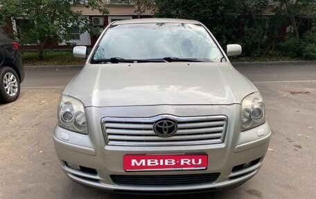 Toyota Avensis III рестайлинг, 2004 год, 690 000 рублей, 3 фотография