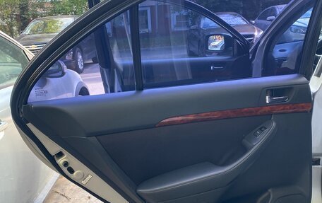 Toyota Avensis III рестайлинг, 2004 год, 690 000 рублей, 7 фотография