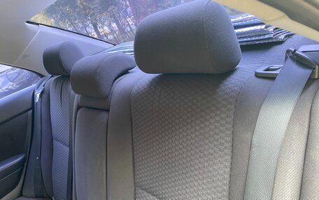 Toyota Avensis III рестайлинг, 2004 год, 690 000 рублей, 13 фотография