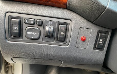 Toyota Avensis III рестайлинг, 2004 год, 690 000 рублей, 15 фотография
