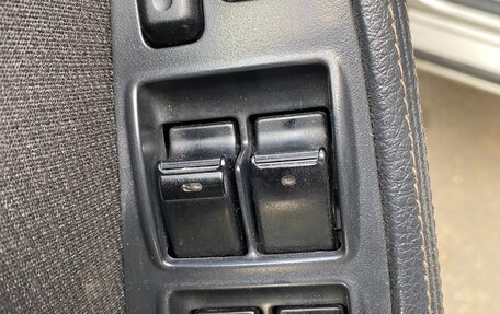 Toyota Avensis III рестайлинг, 2004 год, 690 000 рублей, 14 фотография