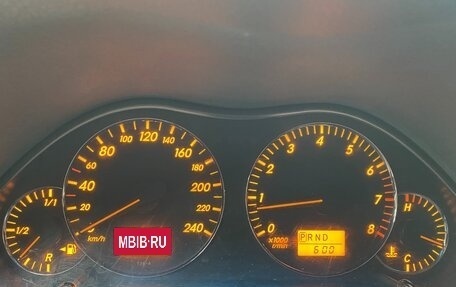 Toyota Avensis III рестайлинг, 2004 год, 690 000 рублей, 17 фотография
