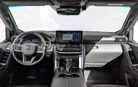 Toyota Land Cruiser, 2023 год, 11 450 000 рублей, 14 фотография