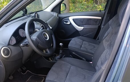 Renault Logan I, 2010 год, 560 000 рублей, 10 фотография
