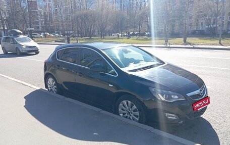 Opel Astra J, 2010 год, 700 000 рублей, 2 фотография