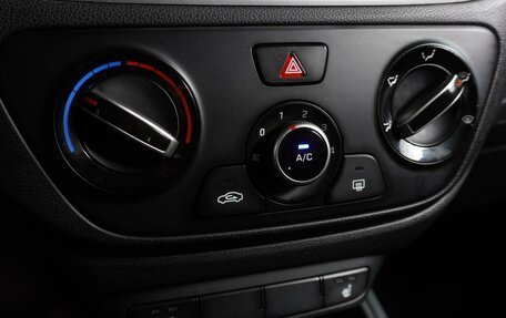 Hyundai Solaris II рестайлинг, 2017 год, 1 299 000 рублей, 16 фотография