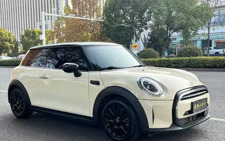 MINI Hatch, 2023 год, 1 742 000 рублей, 3 фотография