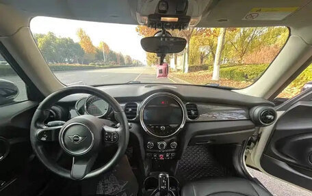 MINI Hatch, 2023 год, 1 742 000 рублей, 8 фотография