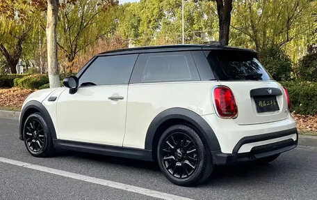 MINI Hatch, 2023 год, 1 742 000 рублей, 6 фотография
