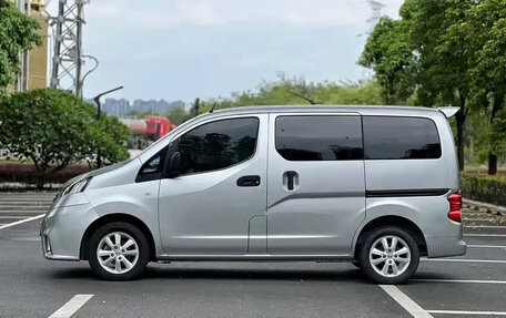 Nissan NV200, 2016 год, 1 350 000 рублей, 4 фотография