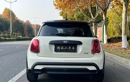MINI Hatch, 2023 год, 1 742 000 рублей, 5 фотография