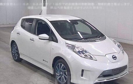 Nissan Leaf I, 2017 год, 1 075 000 рублей, 2 фотография