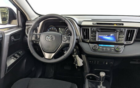 Toyota RAV4, 2016 год, 1 900 000 рублей, 23 фотография
