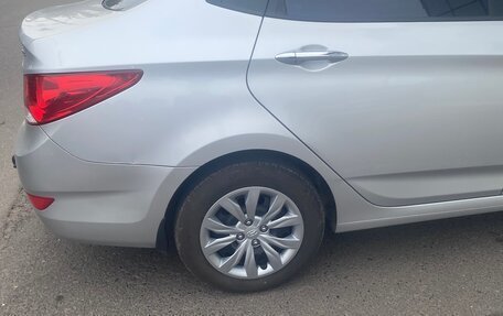 Hyundai Solaris II рестайлинг, 2011 год, 700 000 рублей, 4 фотография