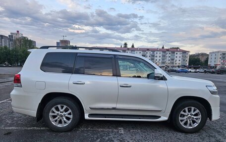Toyota Land Cruiser 200, 2016 год, 6 500 000 рублей, 2 фотография